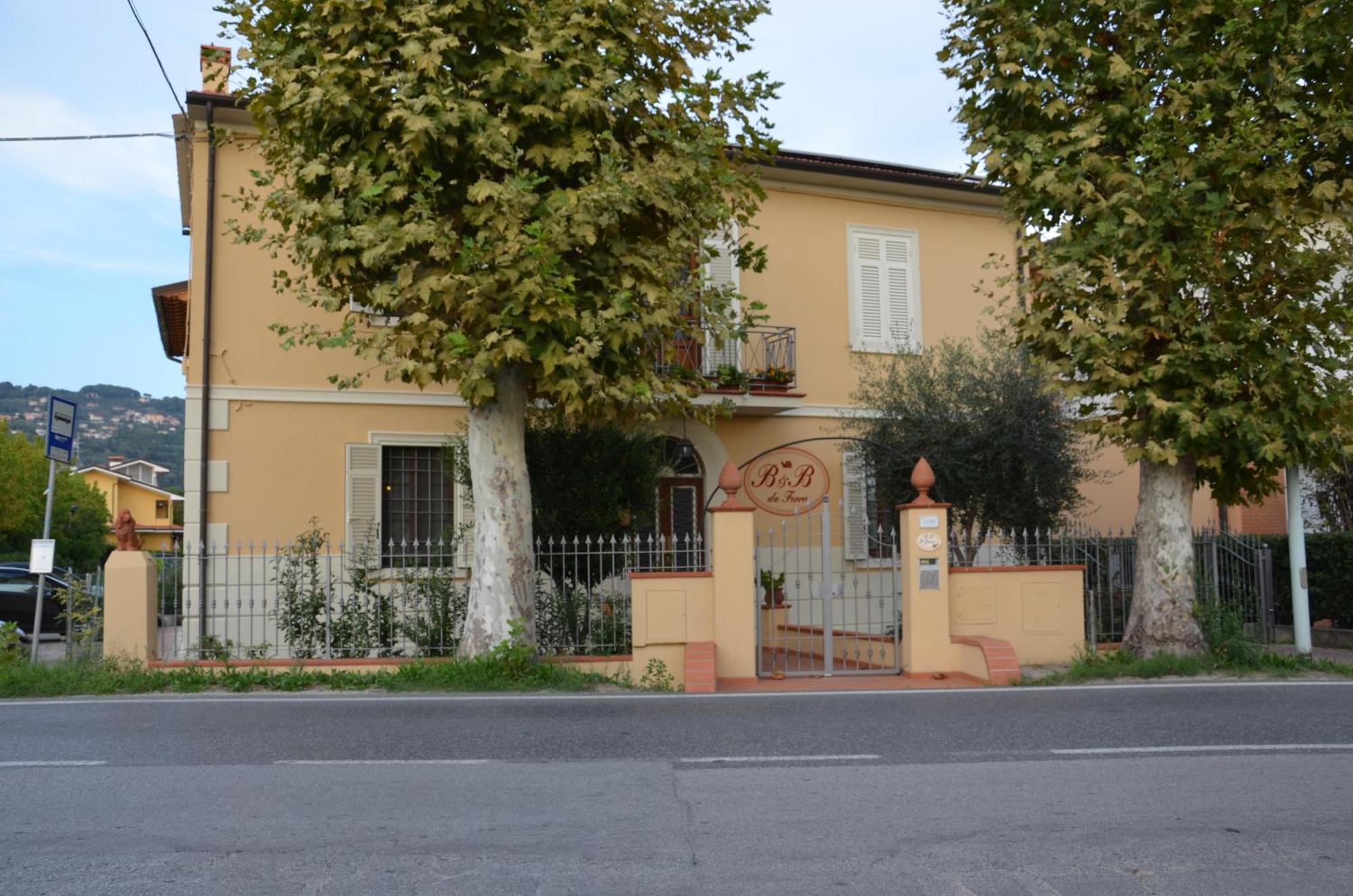B & B Da Ferro Massarosa Exterior photo